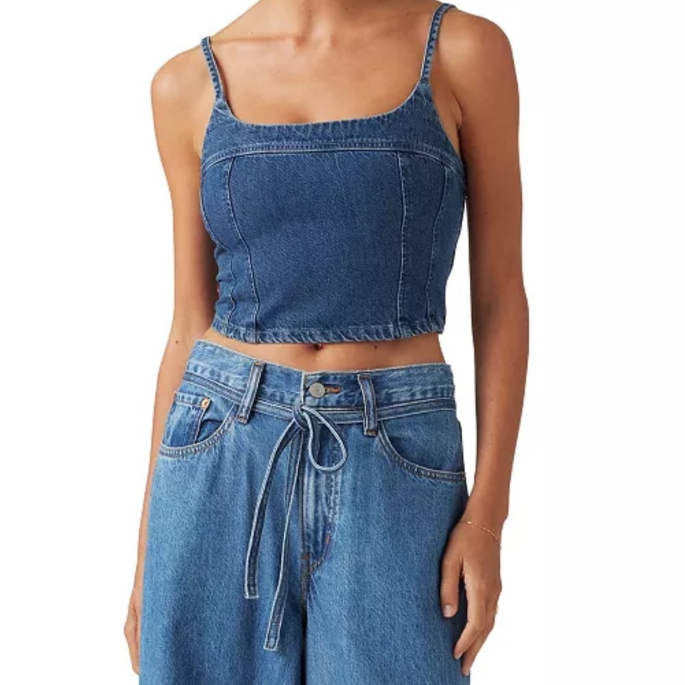 Levi’s Crop Top